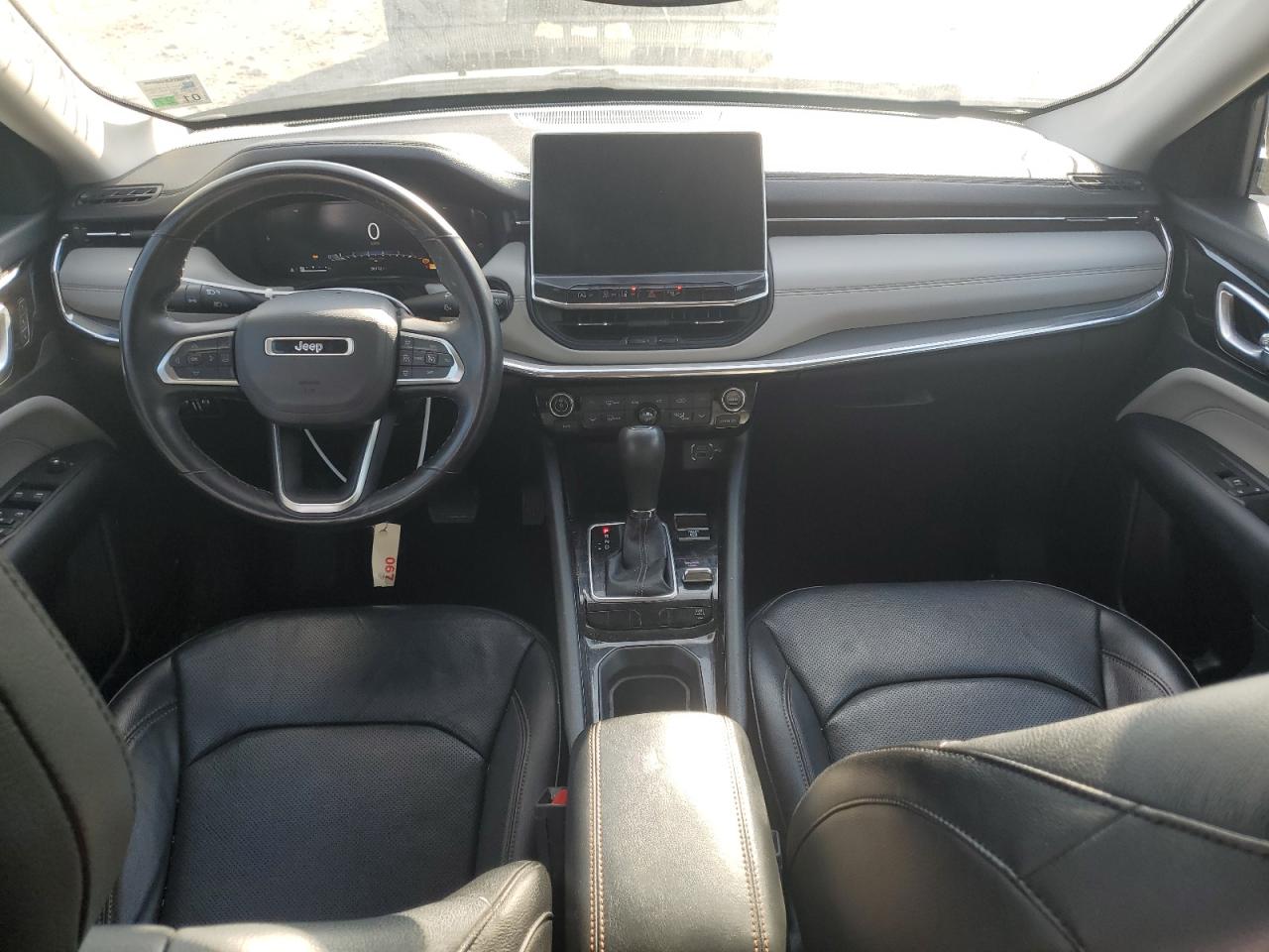 2022 Jeep Compass - Image 8