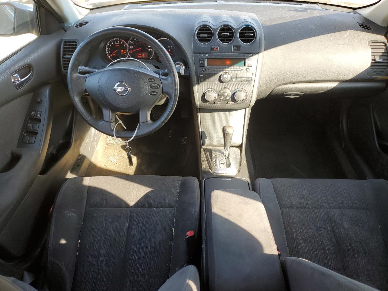2010 Nissan Altima - Image 8