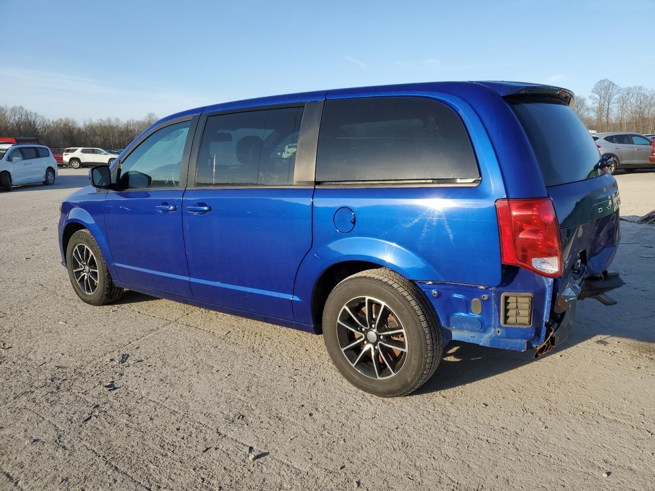 2019 Dodge Caravan - Image 2