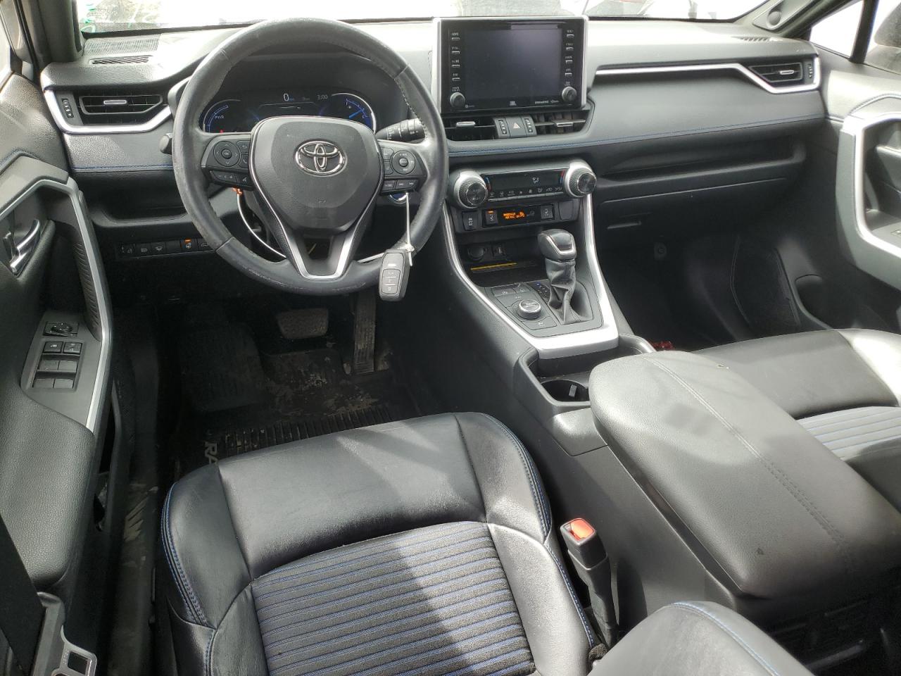 2019 Toyota RAV 4 - Image 8