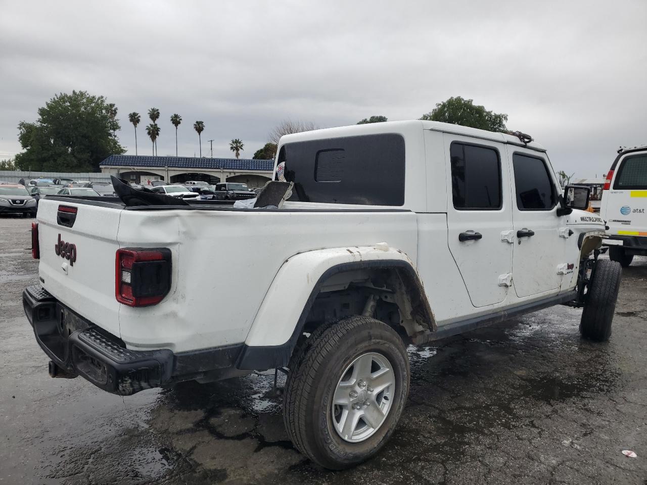 2021 Jeep Gladiator - Image 3