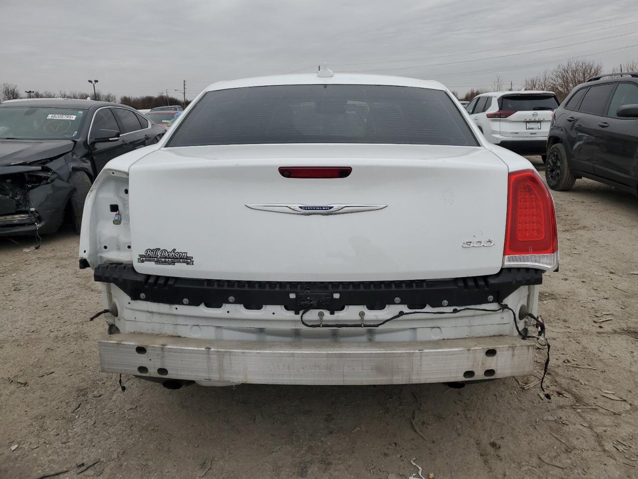 2019 Chrysler 300 - Image 6
