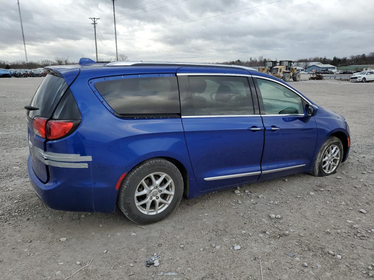 2020 Chrysler Pacifica - Image 3