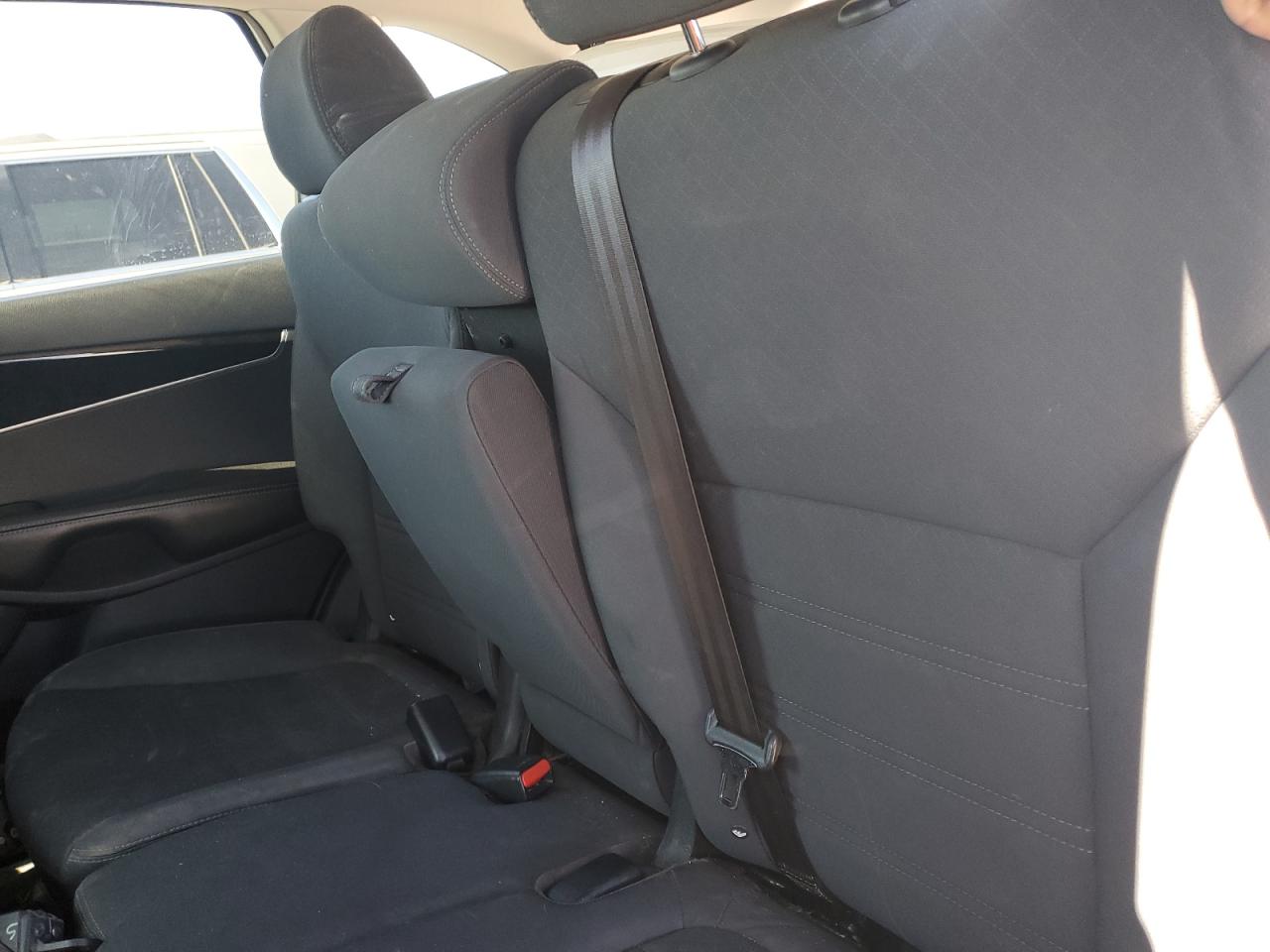 2016 Kia Sorento - Image 10
