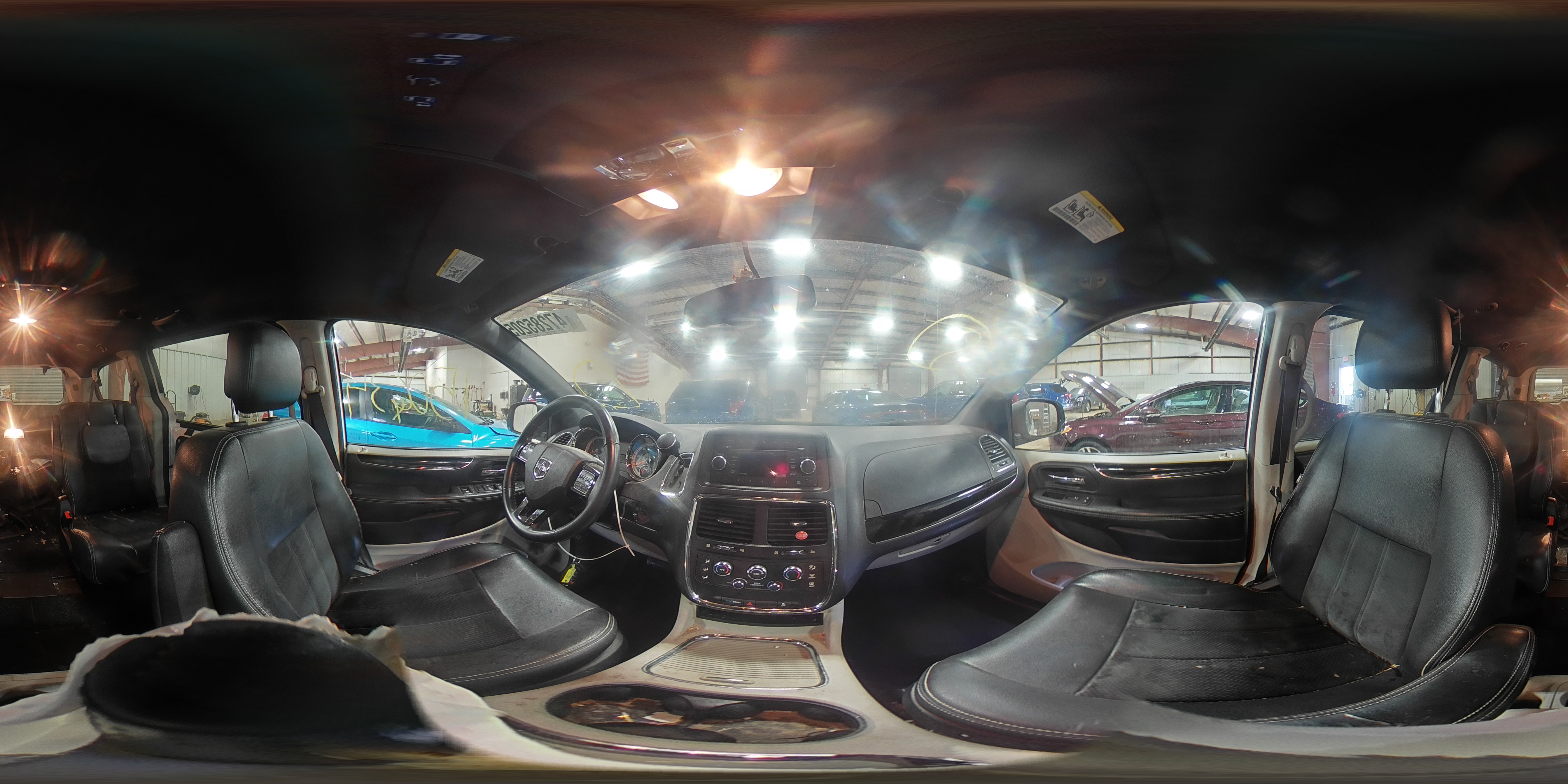 2017 Dodge Caravan - Image 16