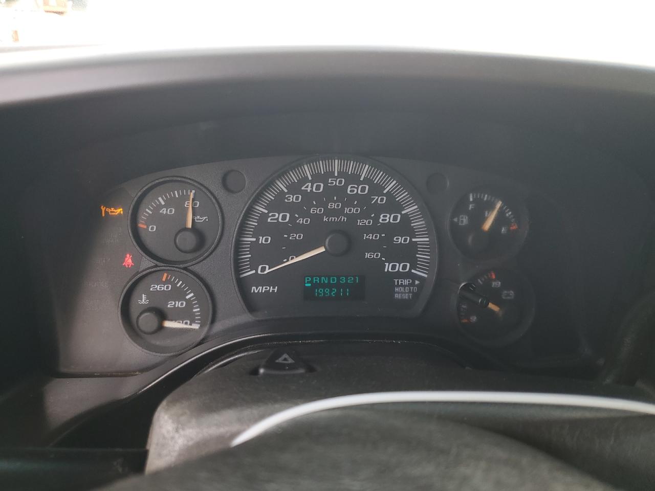 2005 Chevrolet Express - Image 9