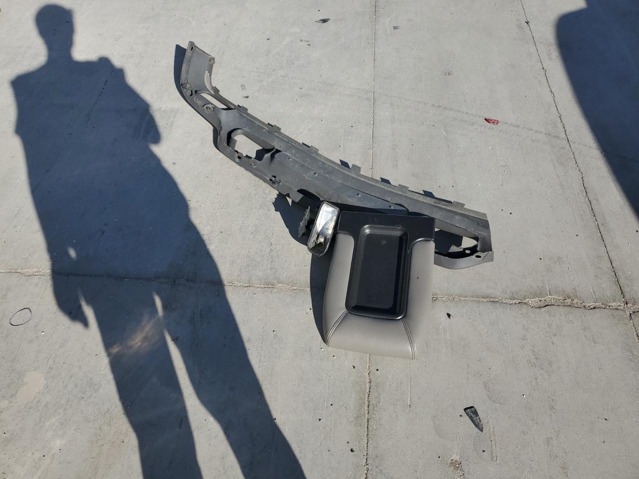 2005 GMC Yukon - Image 12