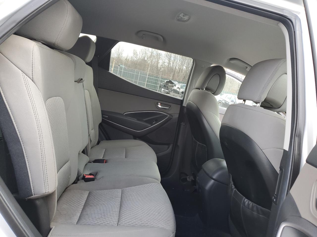 2013 Hyundai Santa Fe - Image 11