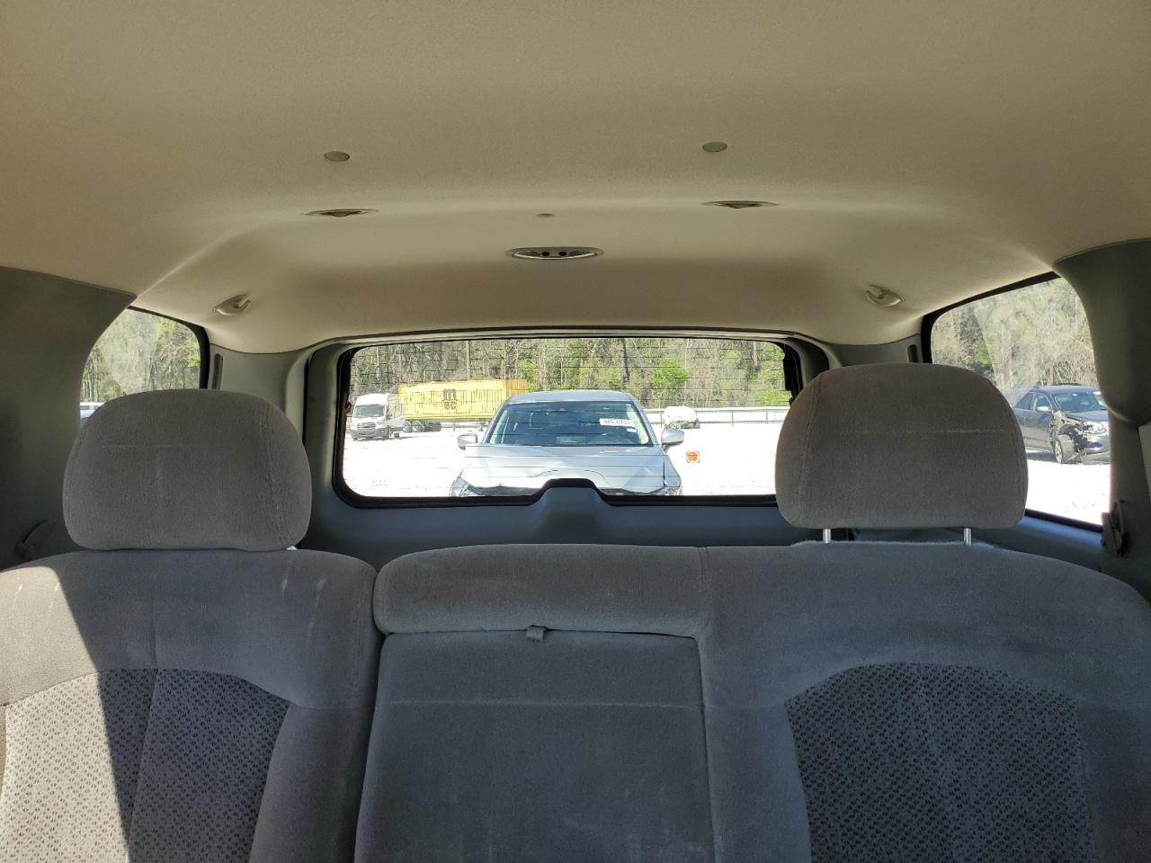 2000 Chevrolet Tahoe C1500 VIN: 1GNEC13T9YJ110955 Lot: 49622965