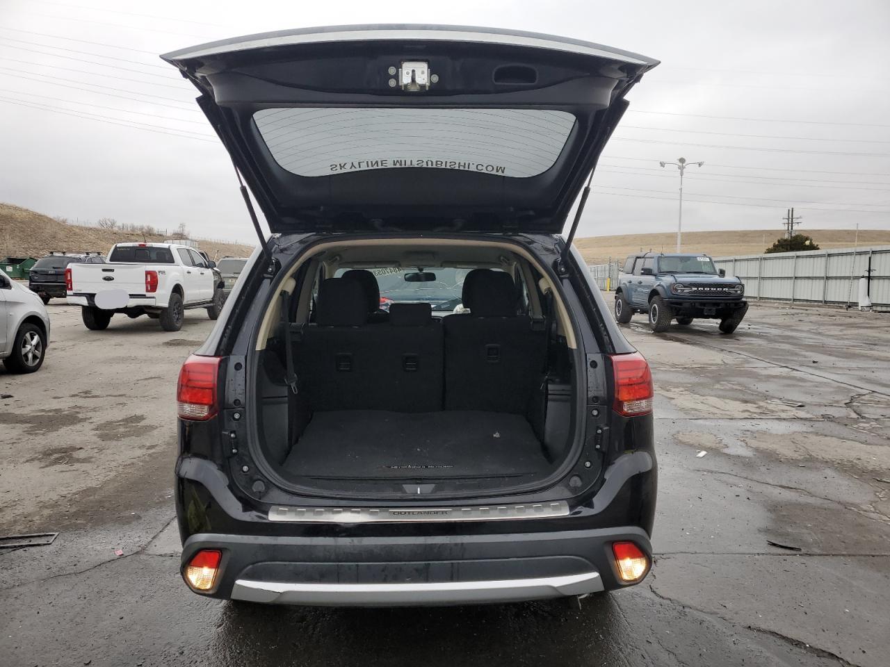 2016 Mitsubishi Outlander - Image 6