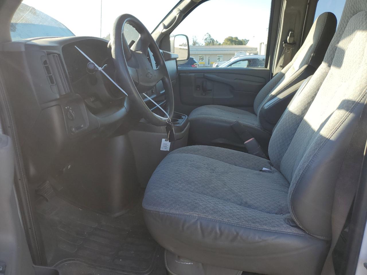 2007 Chevrolet Express - Image 7