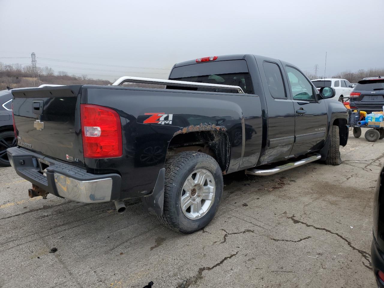 2009 Chevrolet Silverado - Image 3