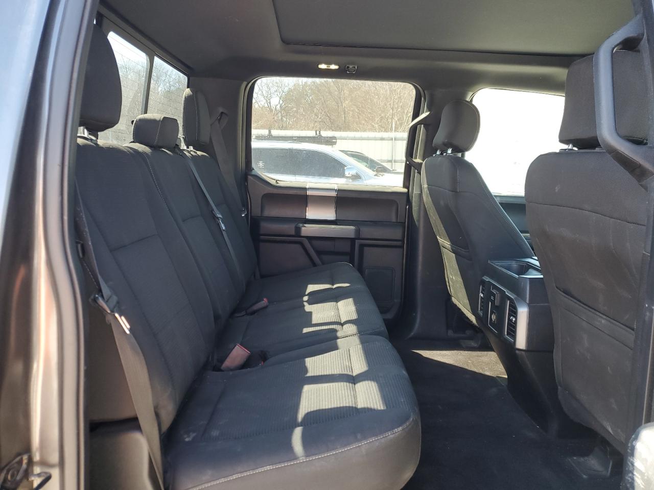 2015 Ford F-150 - Image 10