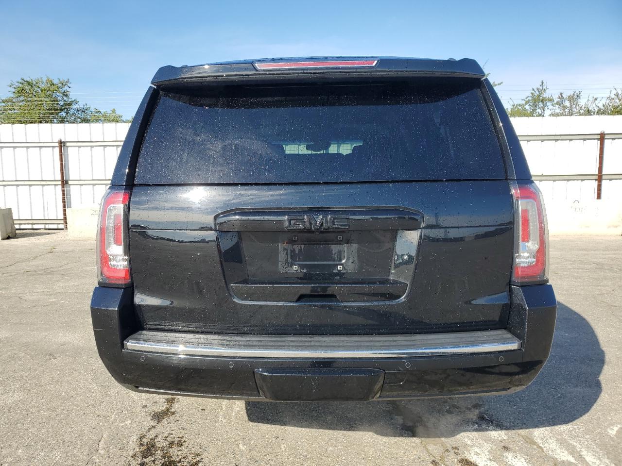 2017 GMC Yukon - Image 6