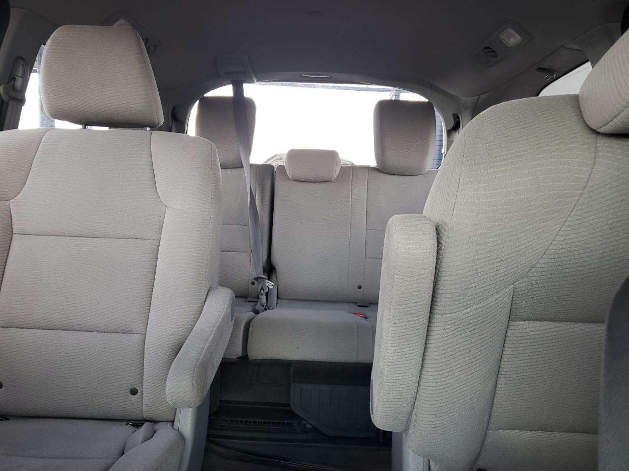 2012 Honda Odyssey - Image 10