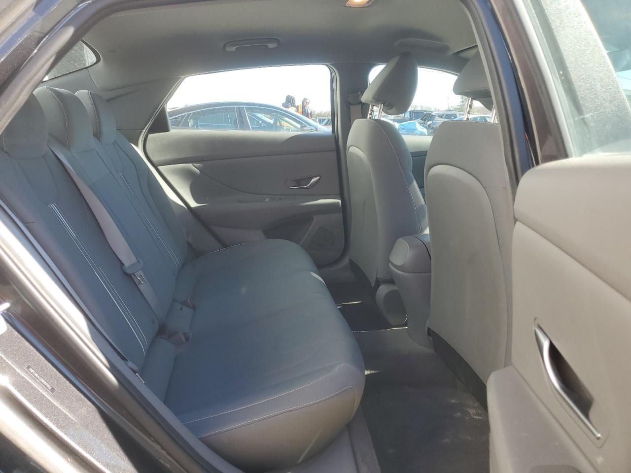 2022 Hyundai Elantra - Image 10