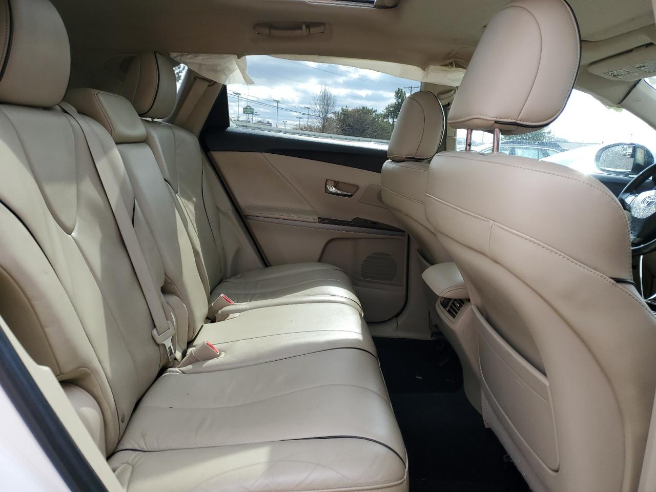 2011 Toyota Venza - Image 11