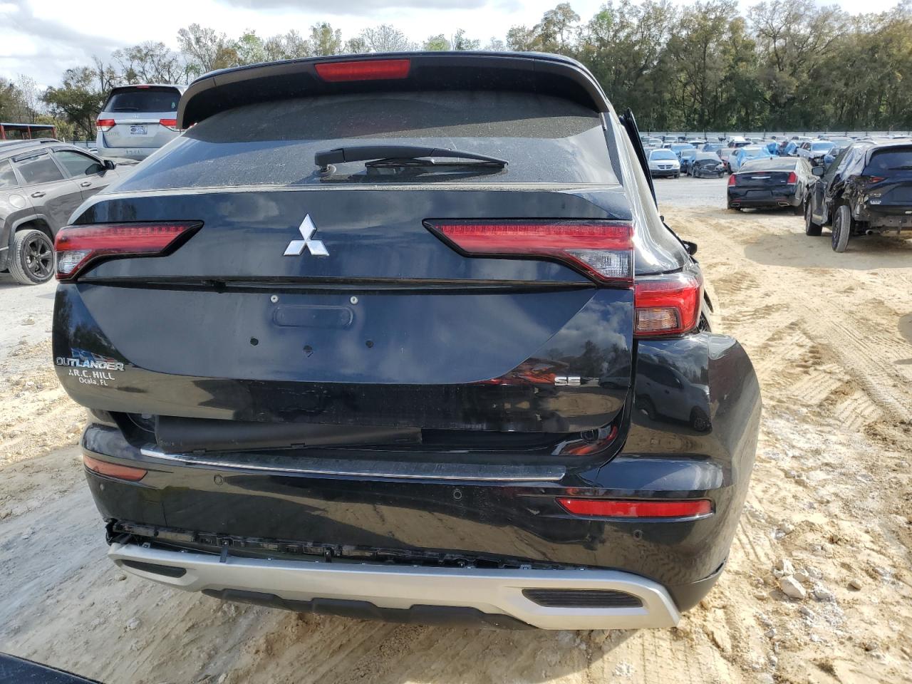 2024 Mitsubishi Outlander - Image 11