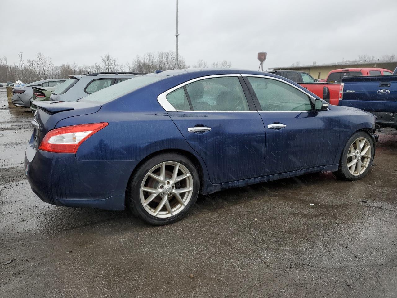 2010 Nissan Maxima - Image 3