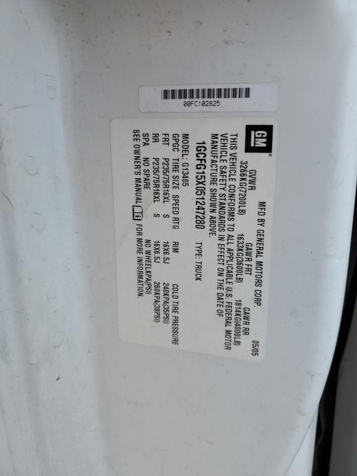2005 Chevrolet Express - Image 12