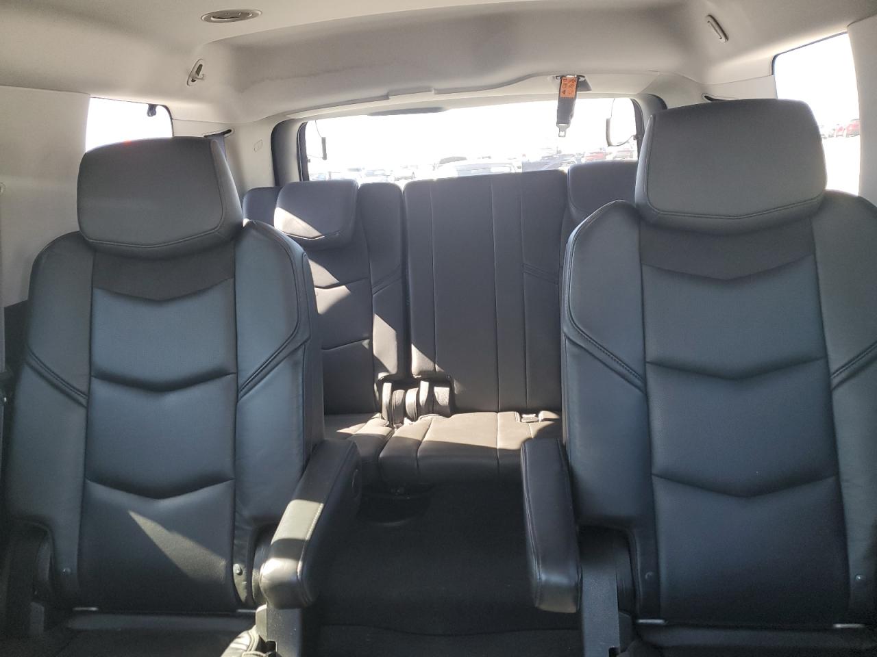 2015 Cadillac Escalade - Image 10