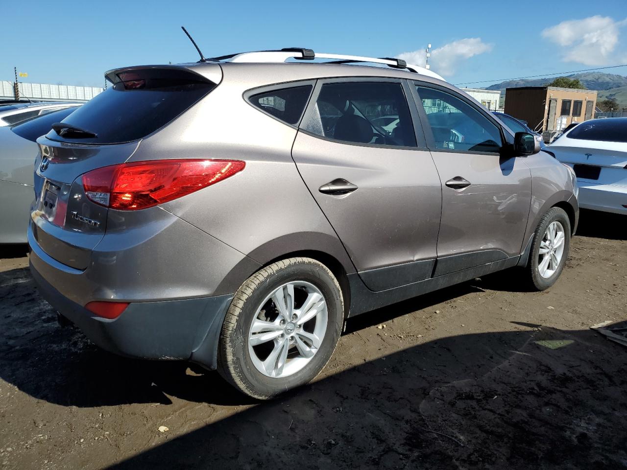 2012 Hyundai Tucson - Image 3