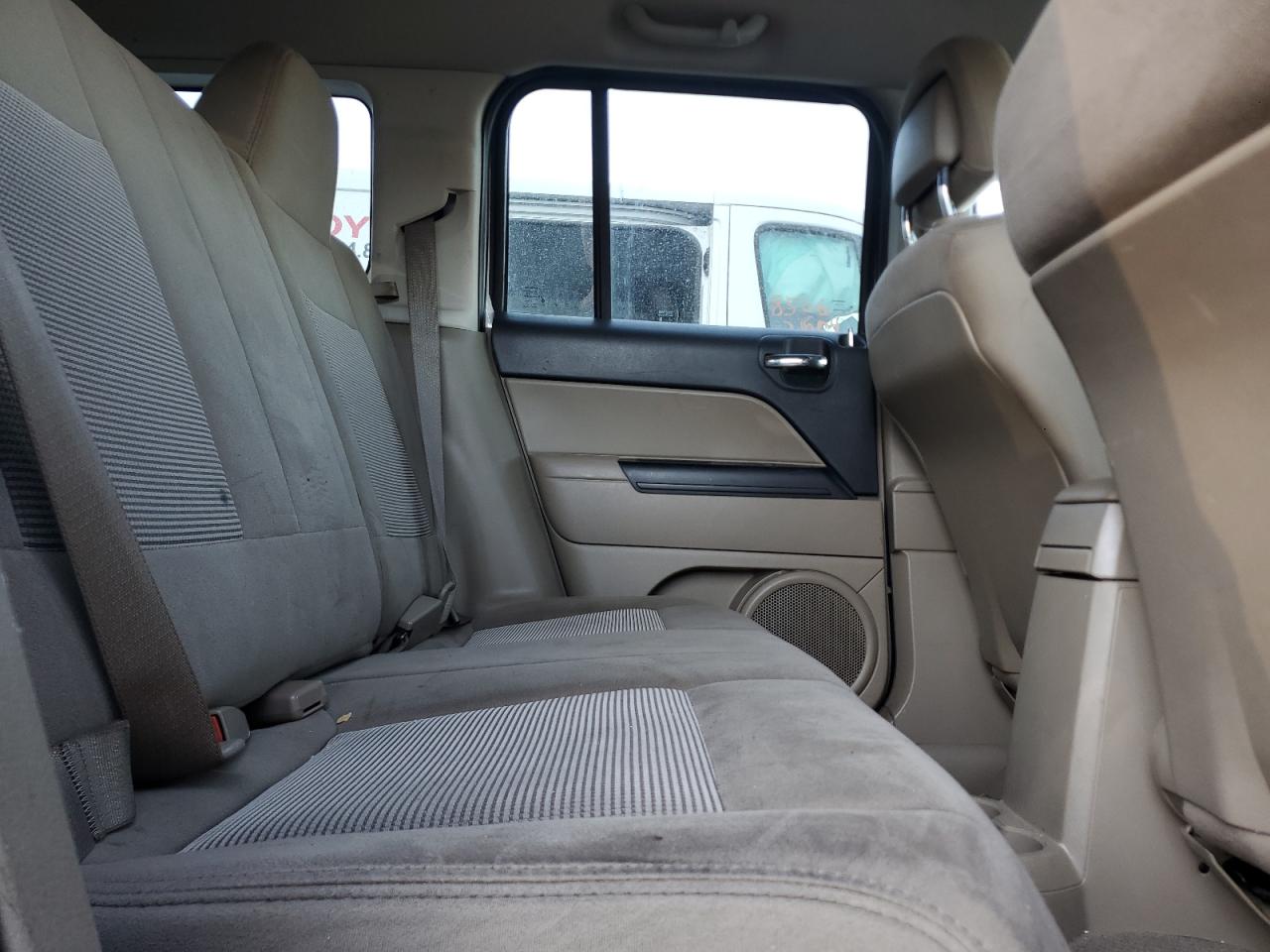 2011 Jeep Liberty (Patriot) - Image 11