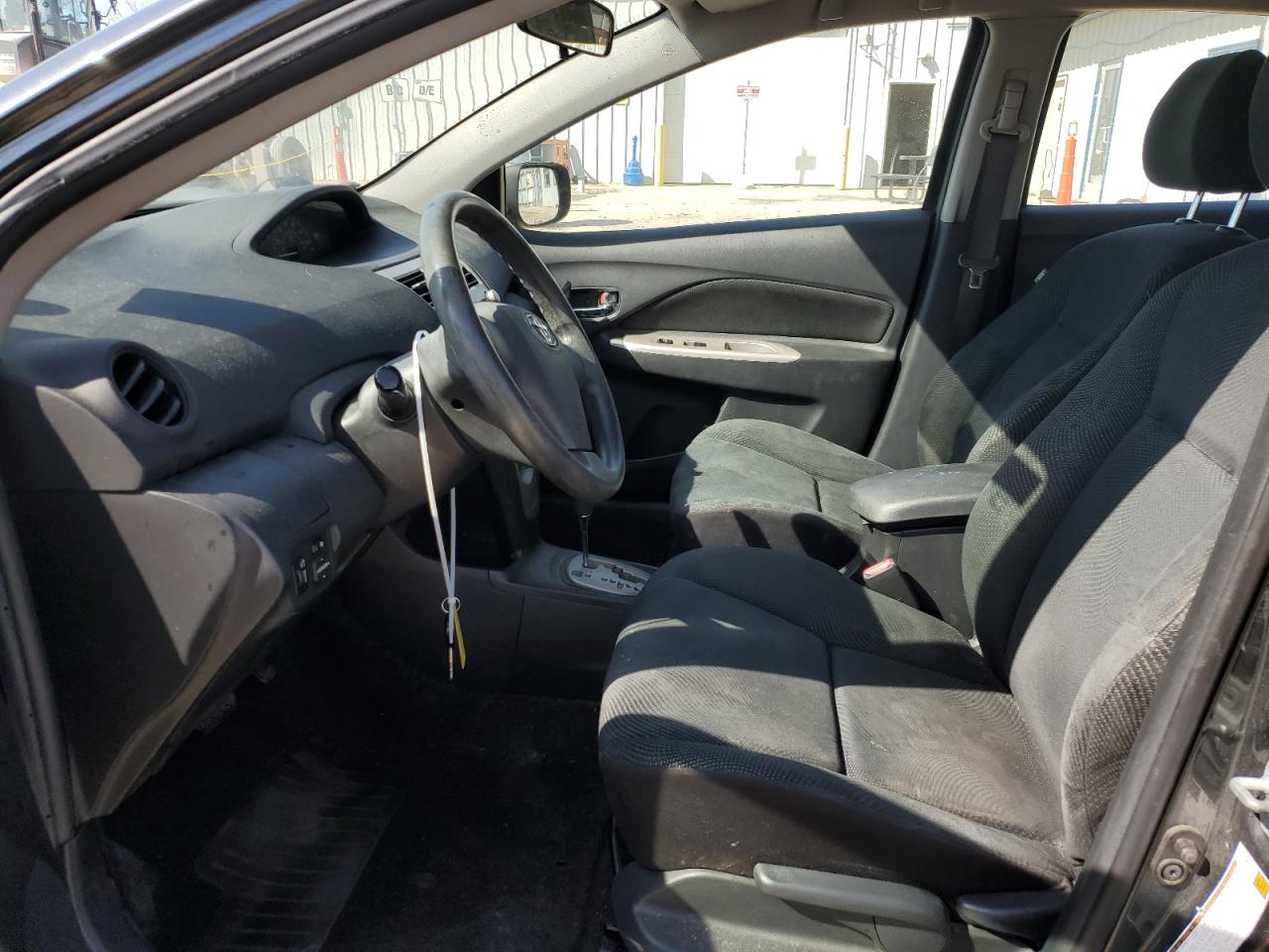 2010 Toyota Yaris - Image 7