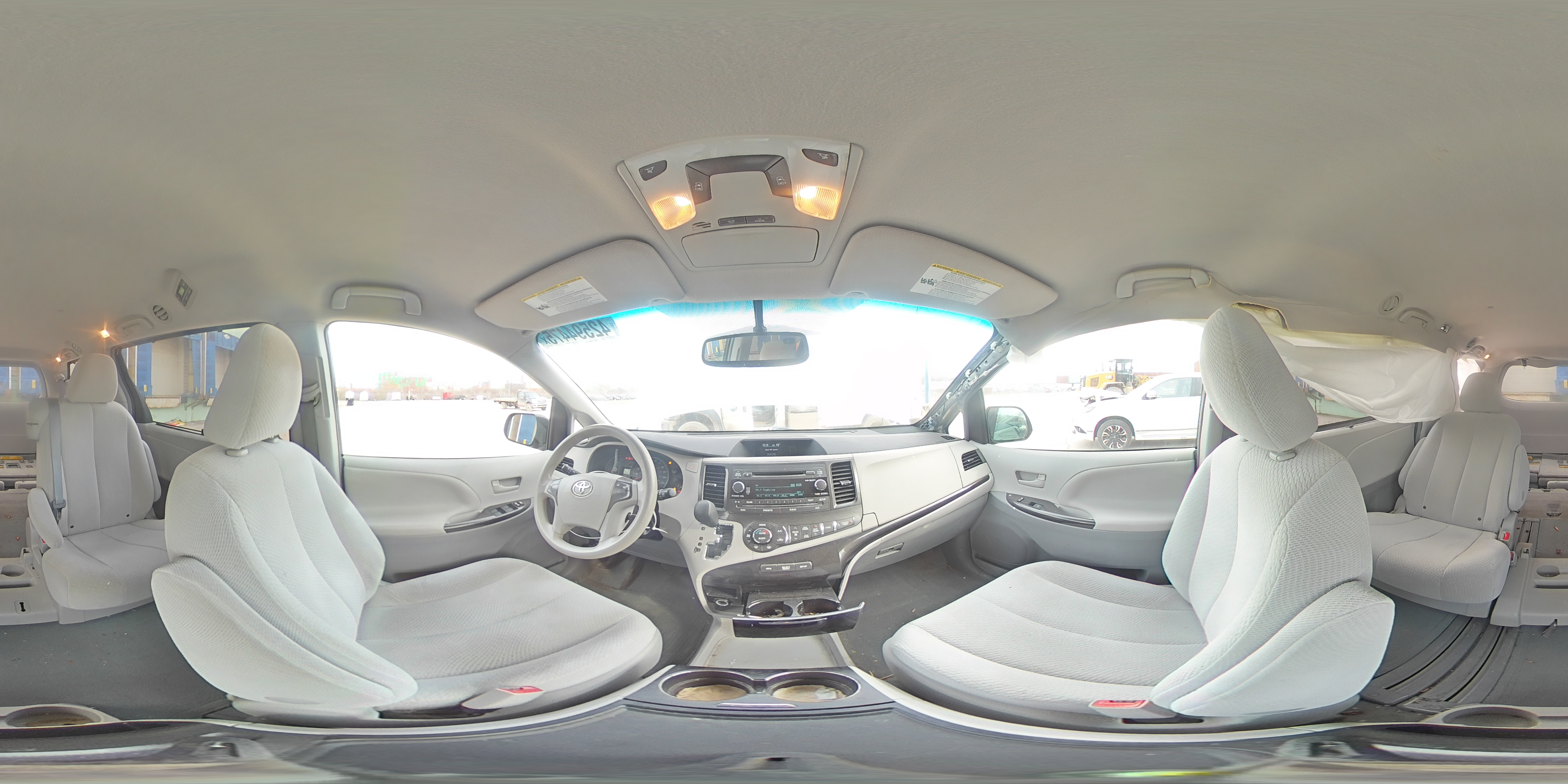 2014 Toyota Sienna - Image 14