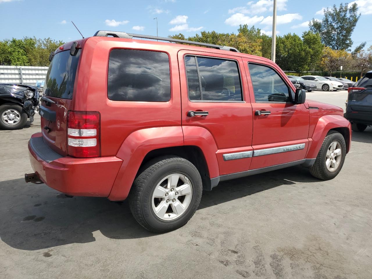 2009 Jeep Liberty (North America) - Image 3