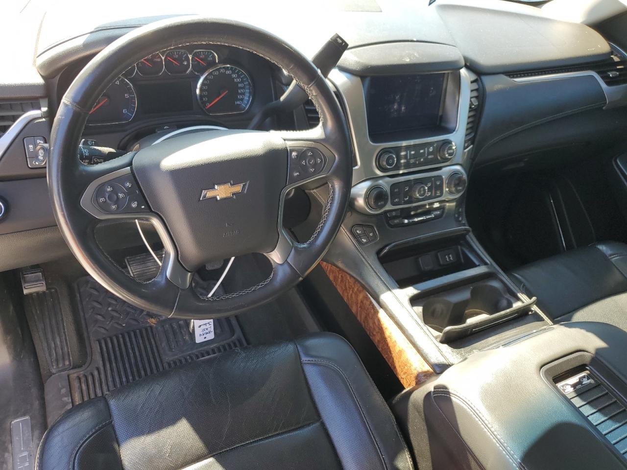 2015 Chevrolet Suburban - Image 8