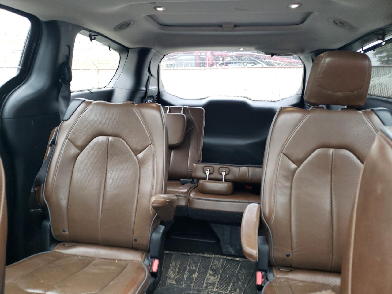 2017 Chrysler Pacifica - Image 10