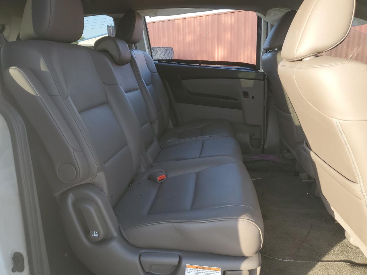 2015 Honda Odyssey - Image 11