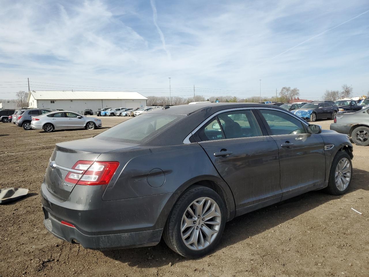2015 Ford Taurus - Image 3