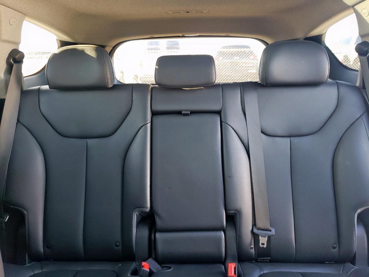2019 Hyundai Santa Fe - Image 10