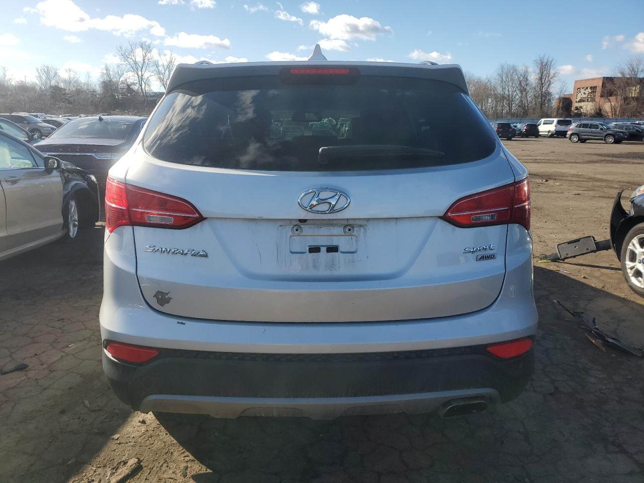 2014 Hyundai Santa Fe - Image 6
