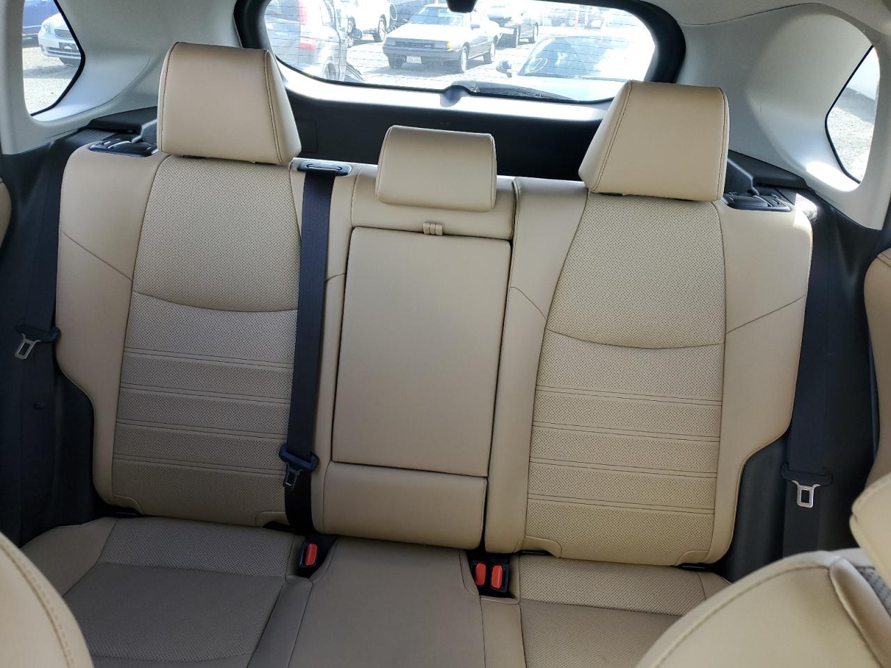 2019 Toyota RAV 4 - Image 10