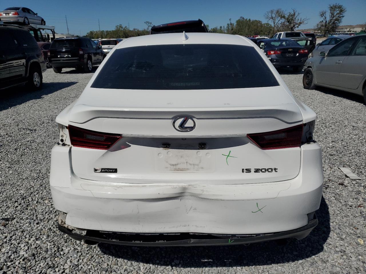 2016 Lexus IS - Image 6