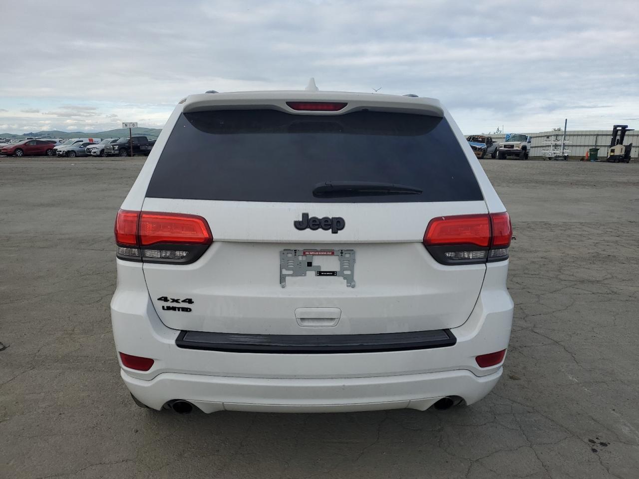 2015 Jeep Grand Cherokee - Image 6