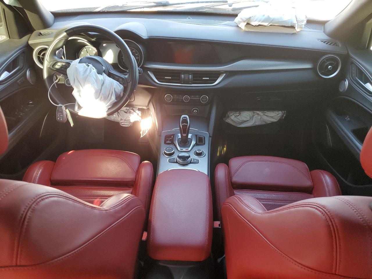 2022 Alfa Romeo Stelvio - Image 8