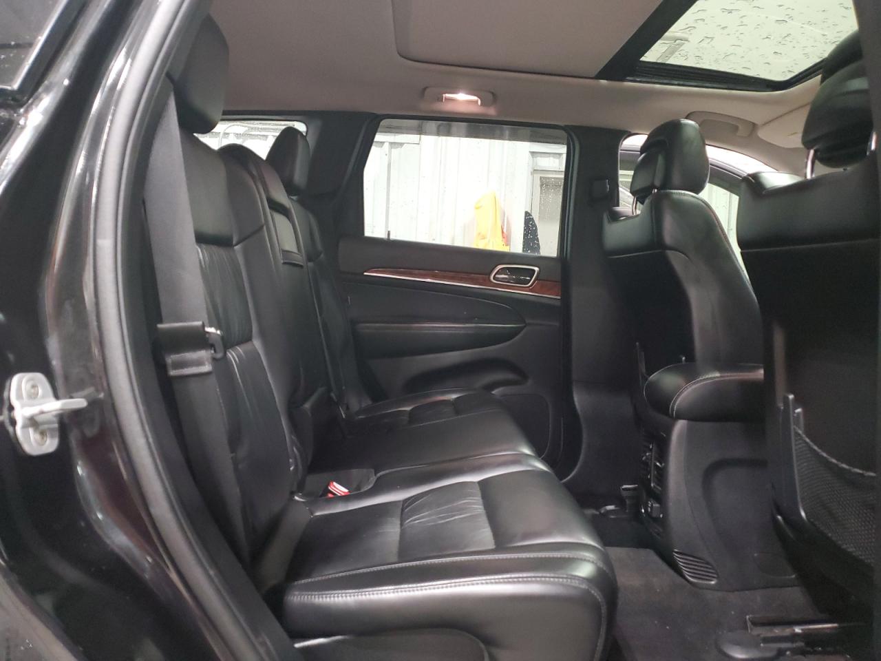 2011 Jeep Grand Cherokee - Image 11