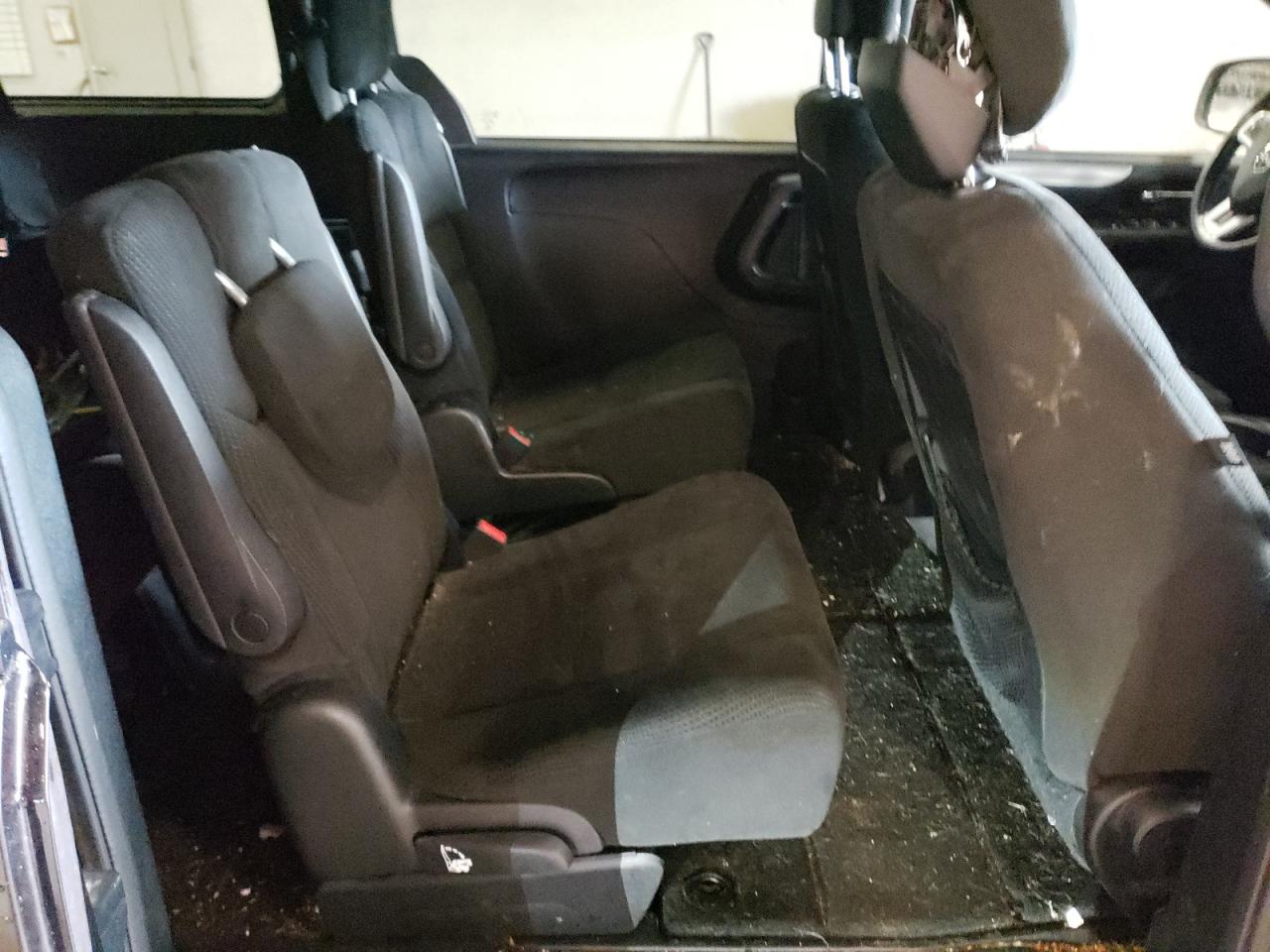 2016 Dodge Caravan - Image 11