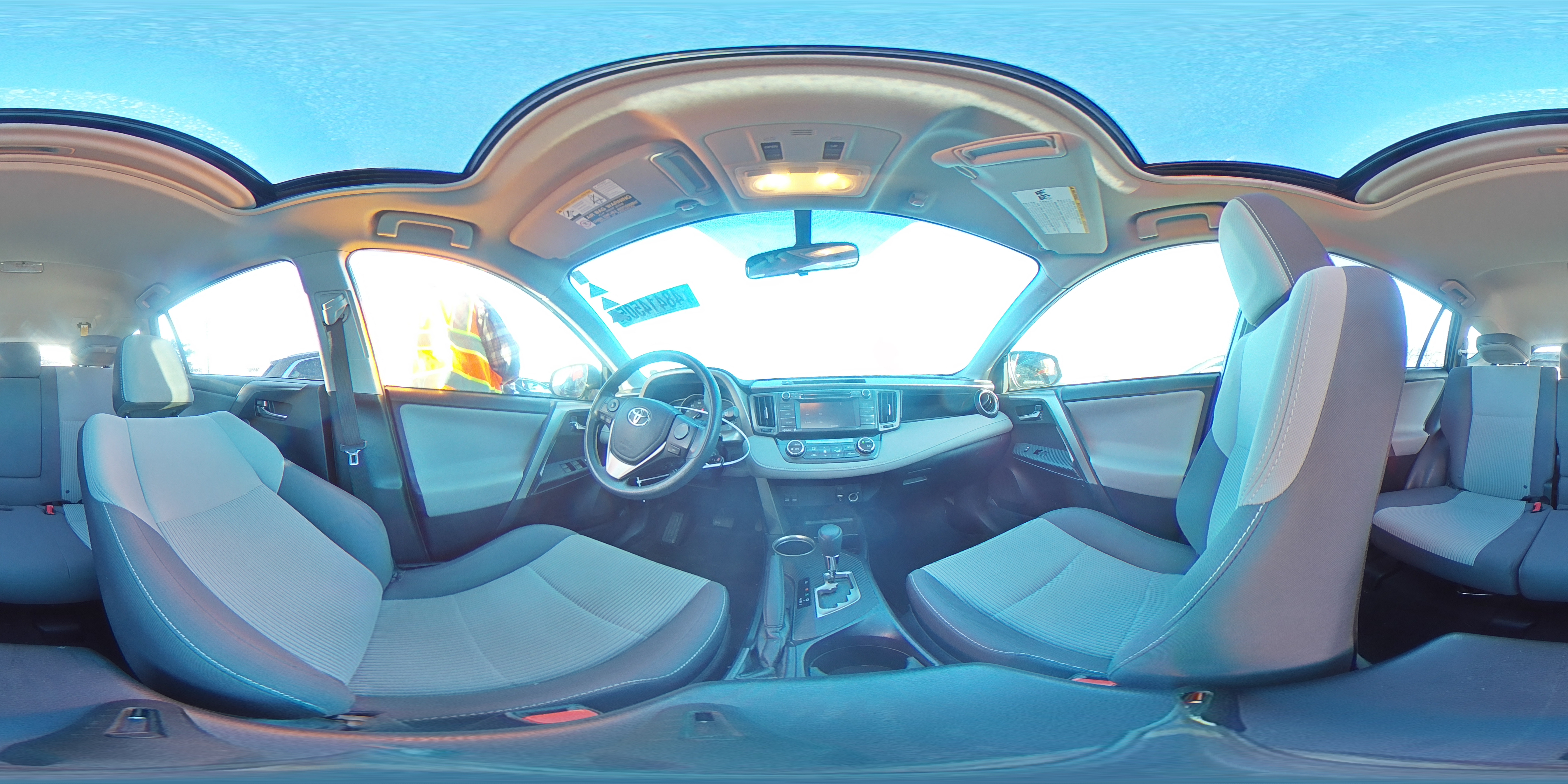 2015 Toyota RAV 4 - Image 13