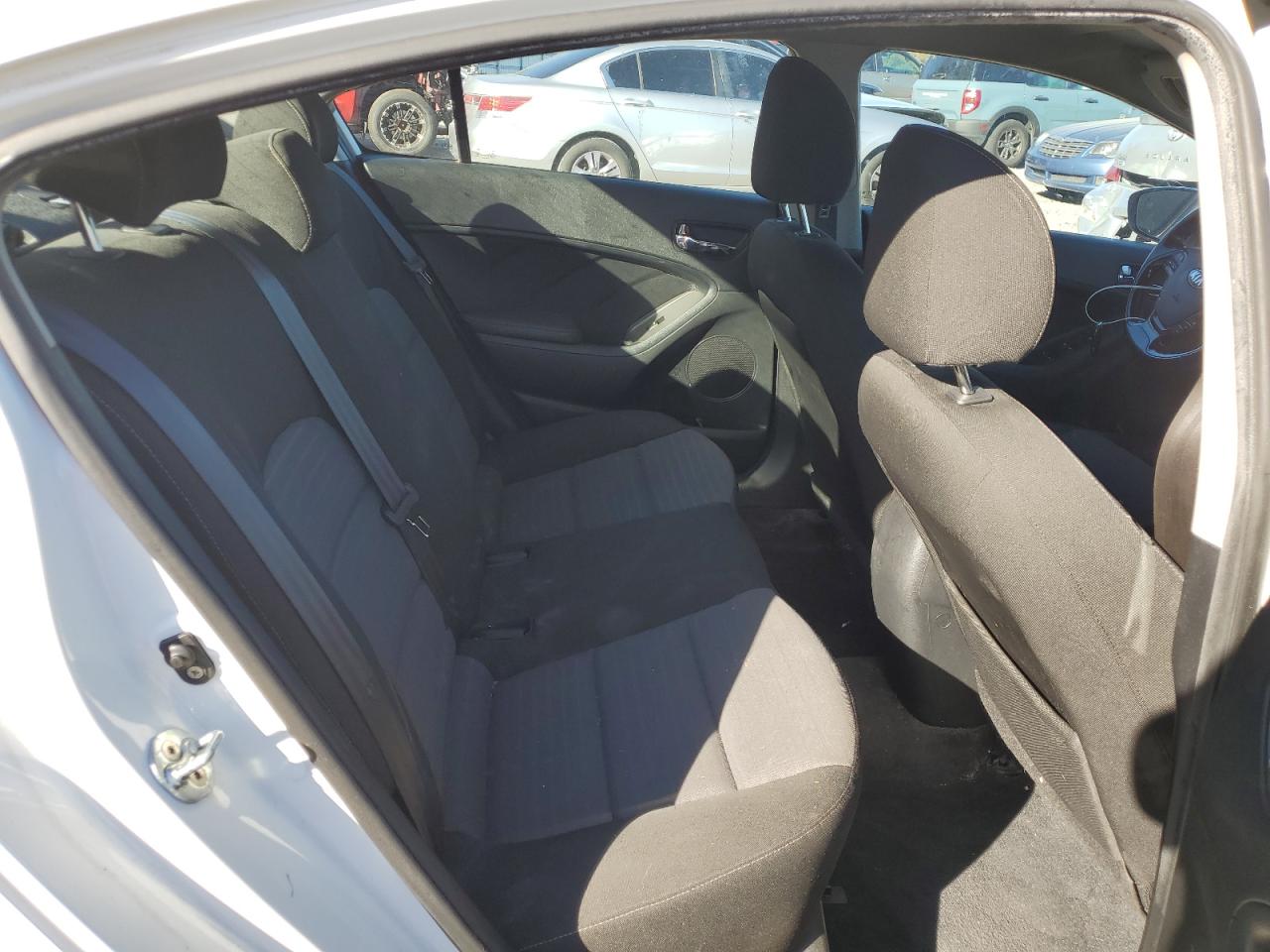 2017 Kia Forte - Image 10