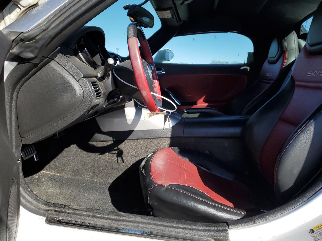 2007 Saturn Sky - Image 7