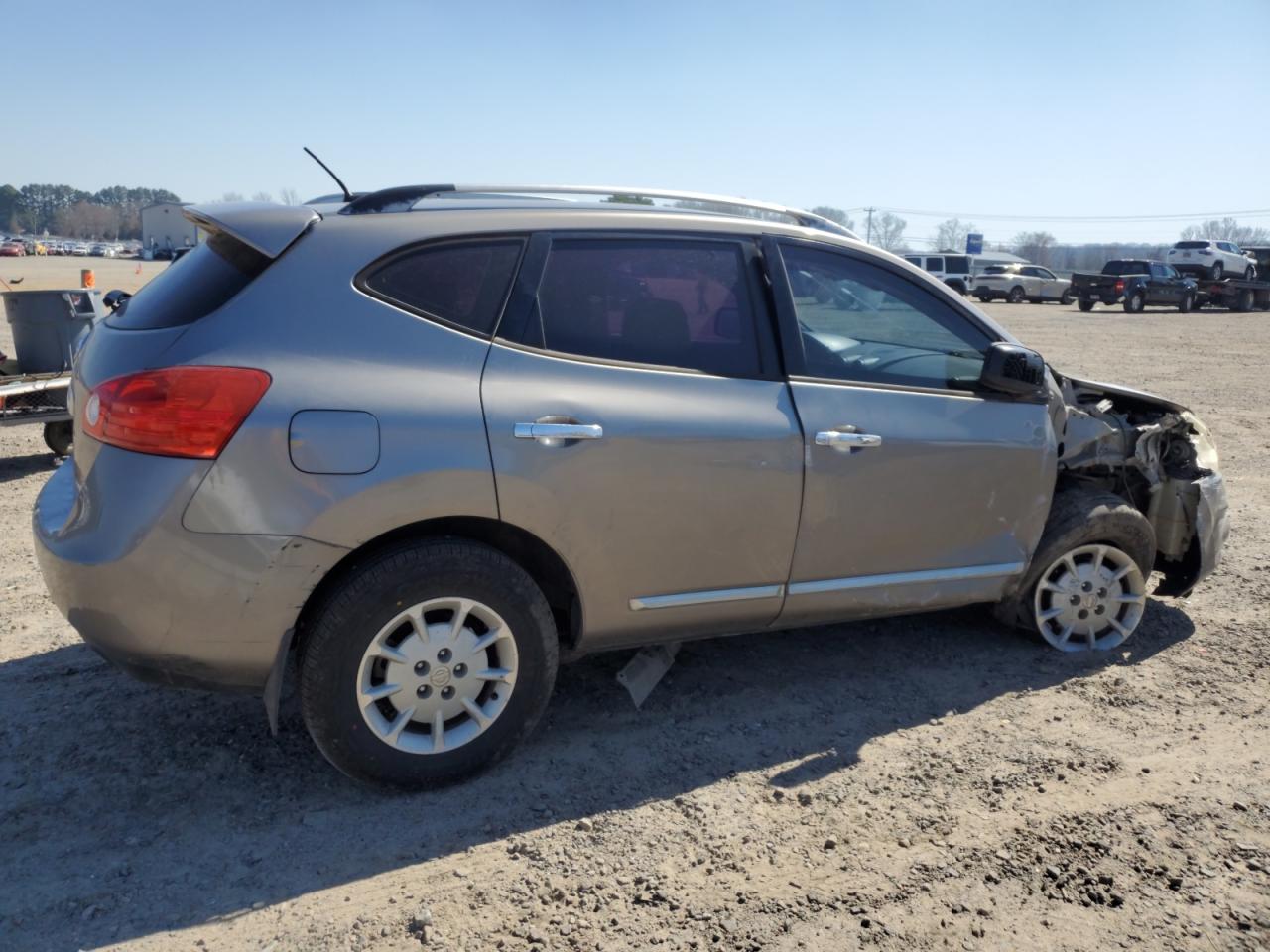 2014 Nissan Rogue - Image 3