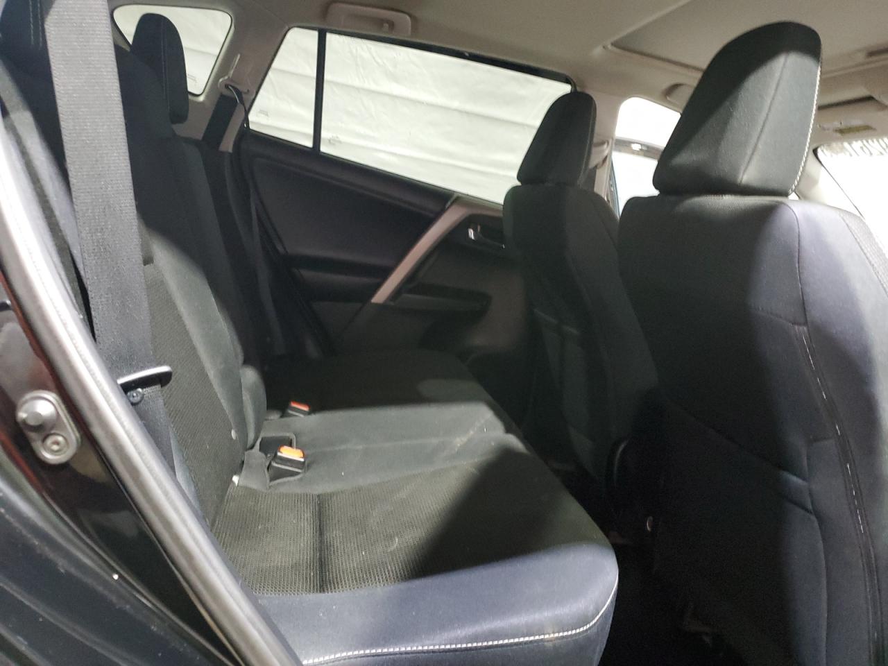 2016 Toyota RAV 4 - Image 12