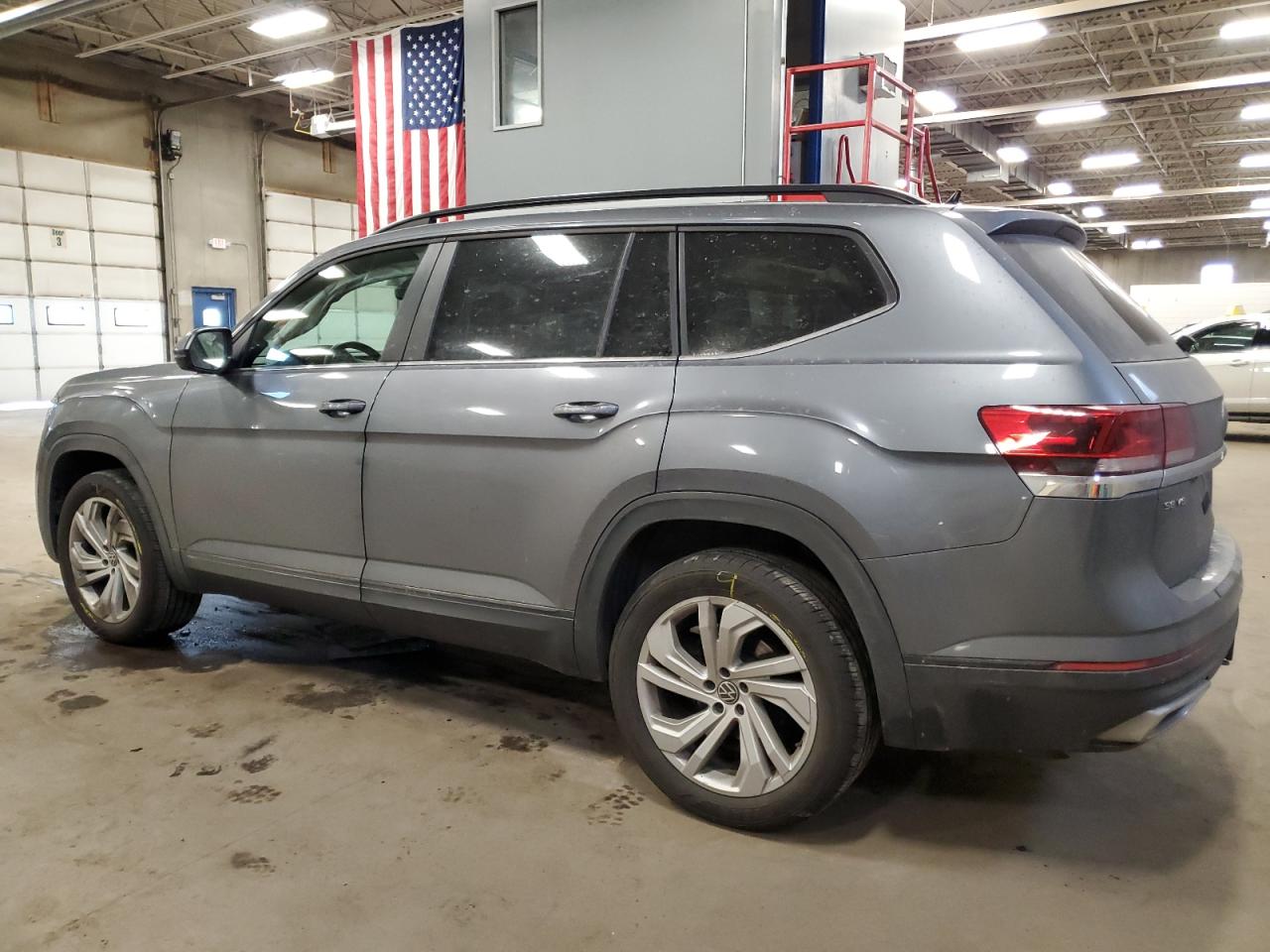 2021 Volkswagen Atlas - Image 2