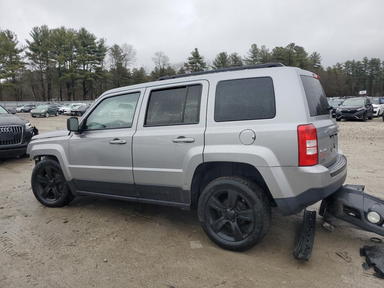 2015 Jeep Liberty (Patriot) - Image 2