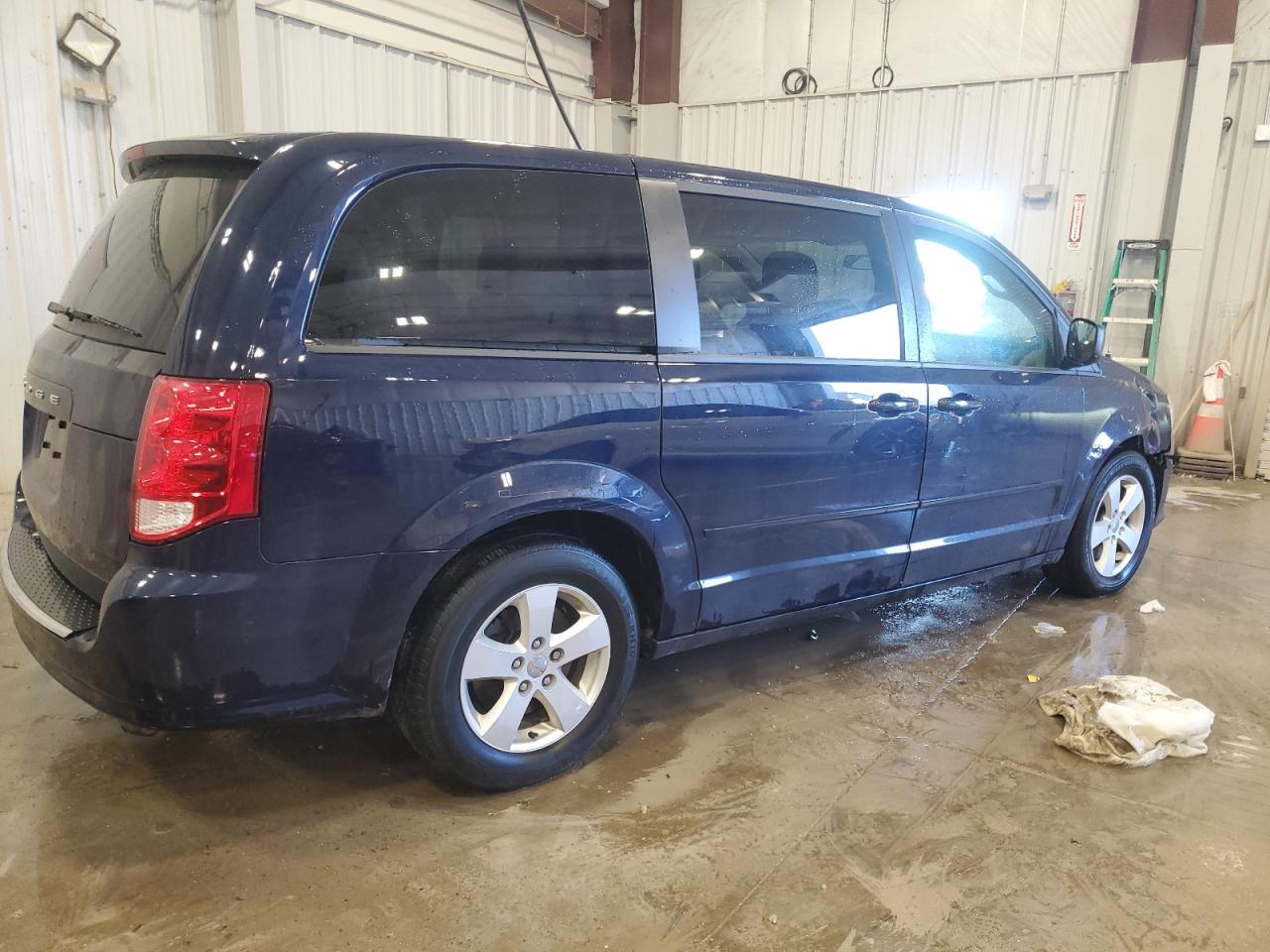 2013 Dodge Caravan - Image 3